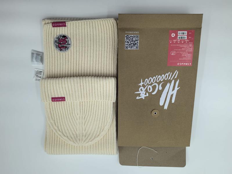 Duo bonnet et écharpe en maille côtelée crème avec patch bordeaux