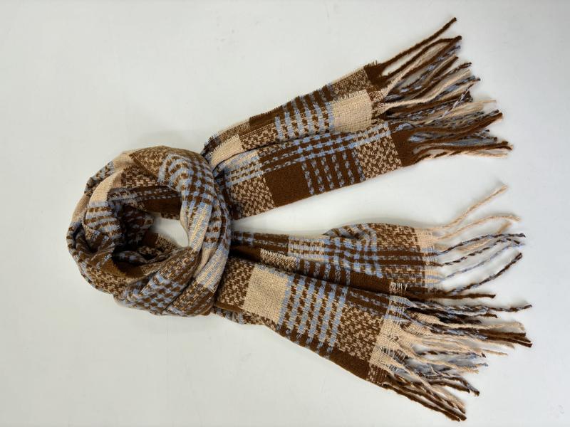 Écharpe tissée carreaux marron bleu ciel et crème avec franges