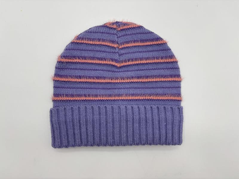 Bonnet violet à rayures en laine eyelash corail et revers côtelé replié