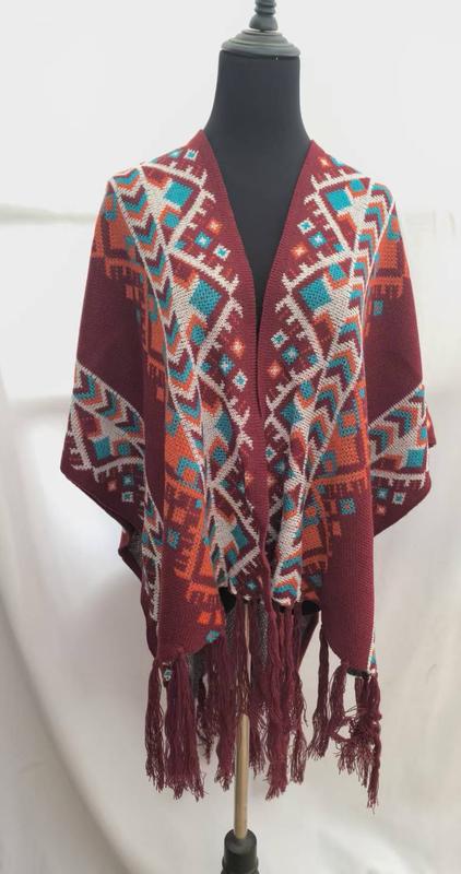 Poncho tricoté bordeaux motif aztèque géométrique multicolore teal orange ivoire