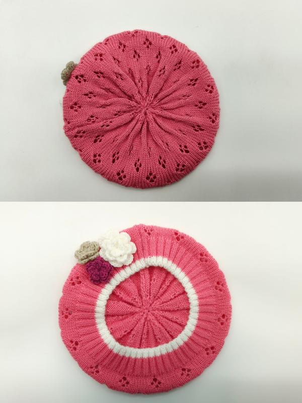 Béret tricoté rose avec motif ajouré dentelle
