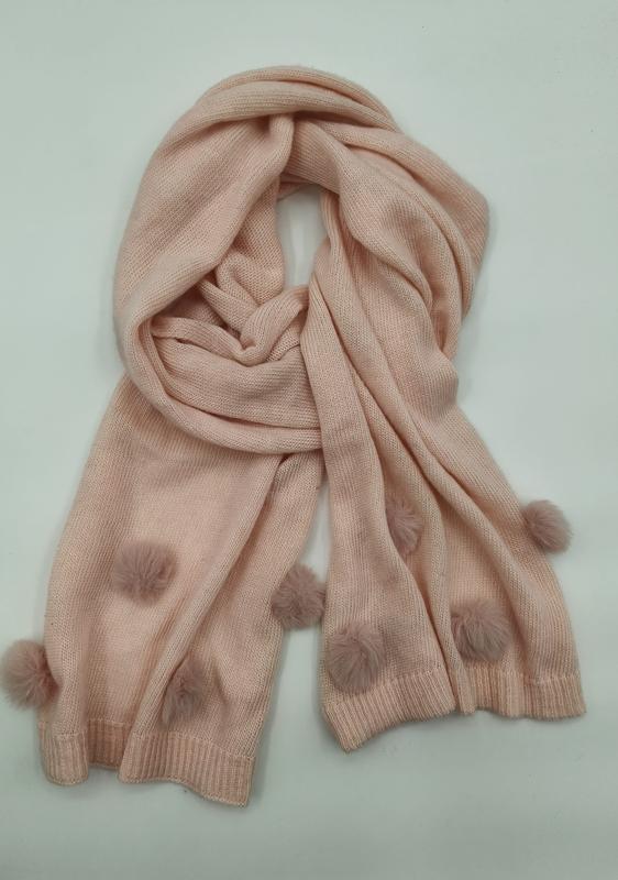 Écharpe douce rose poudré en maille fine avec bordure pompons moelleux