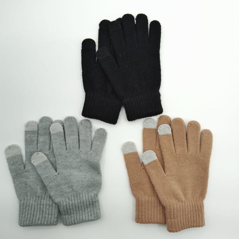 Trois paires de gants tricotés compatibles écran tactile en noir