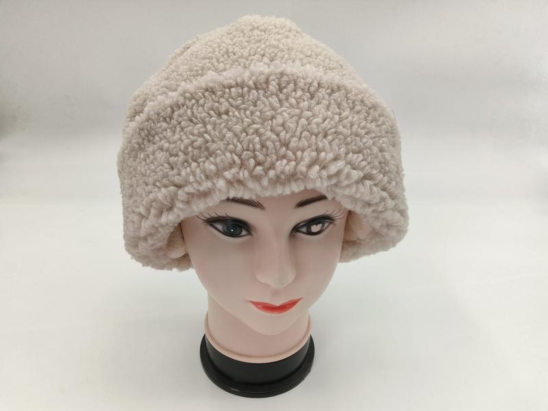 Bob sherpa crème ivoire sur mannequin féminin