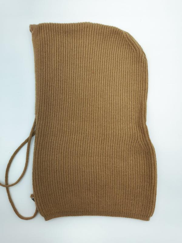 Cagoule tricot camel à lacets de serrage