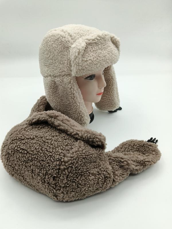 Bonnet ushanka sherpa bicolore crème et taupe avec rabats cache-oreilles repliables