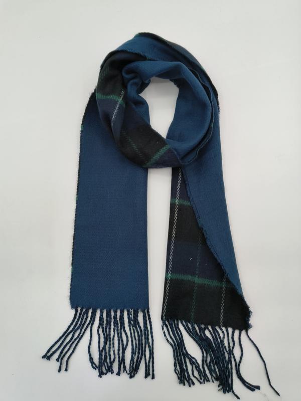 Écharpe hiver réversible : côté uni bleu canard polaire doux et côté tartan écossais bleu vert marine