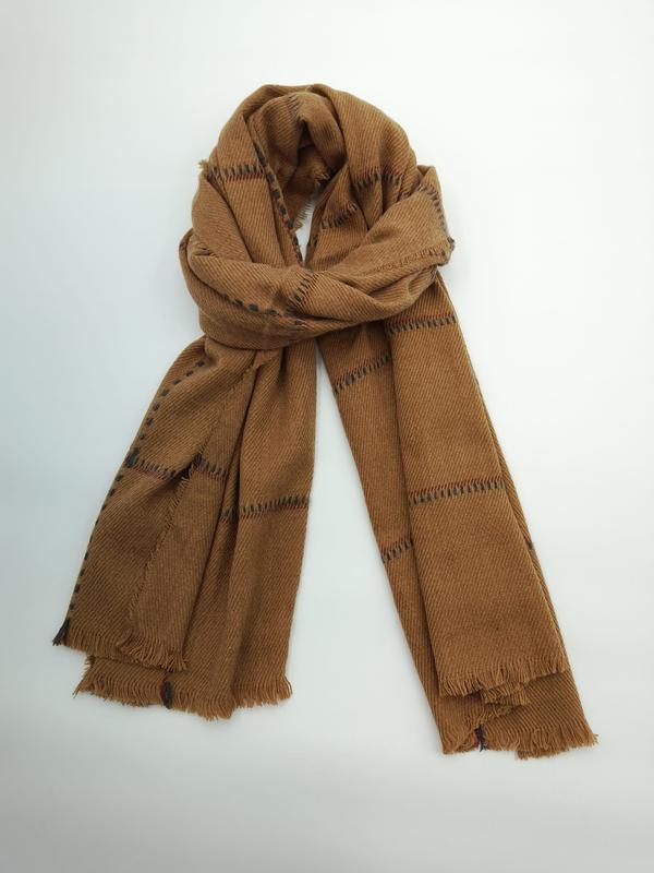 Écharpe laine camel brun avec motif rayures zigzag sombres