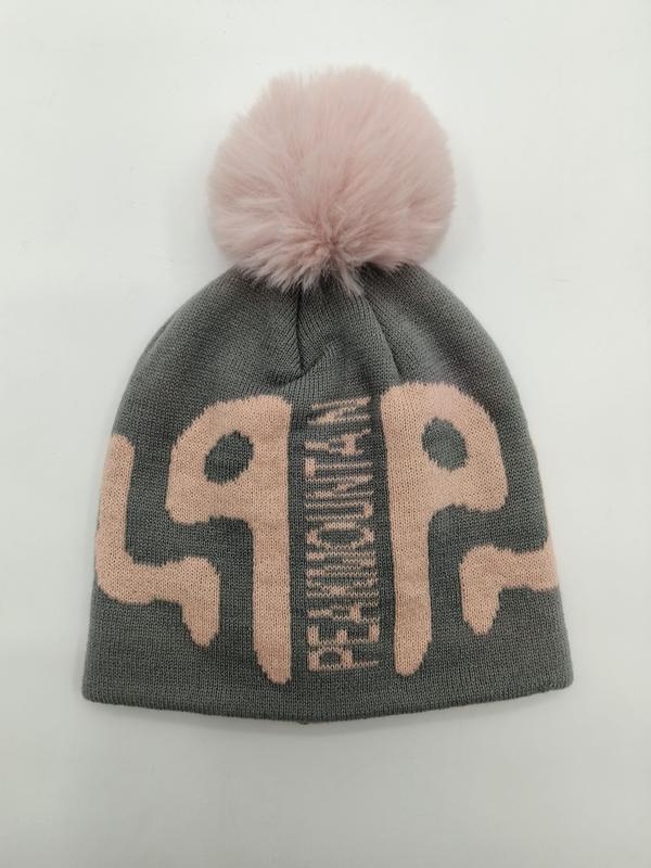 Bonnet d'hiver gris à grosses lettres roses et pompon fourrure synthétique rose