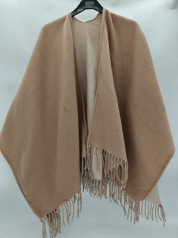 Cape châle enveloppante tissée camel beige à col ouvert et franges torsadées