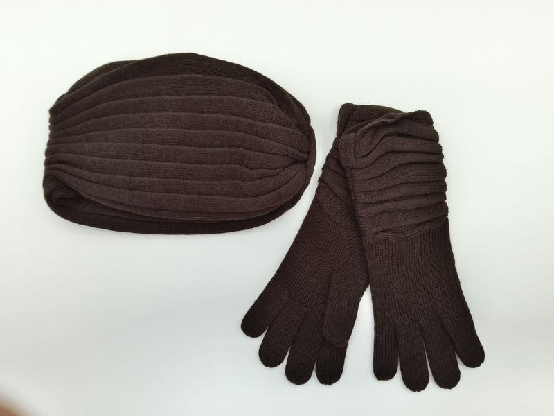 Set bonnet et longs gants tricotés côtelés marron chocolat assortis