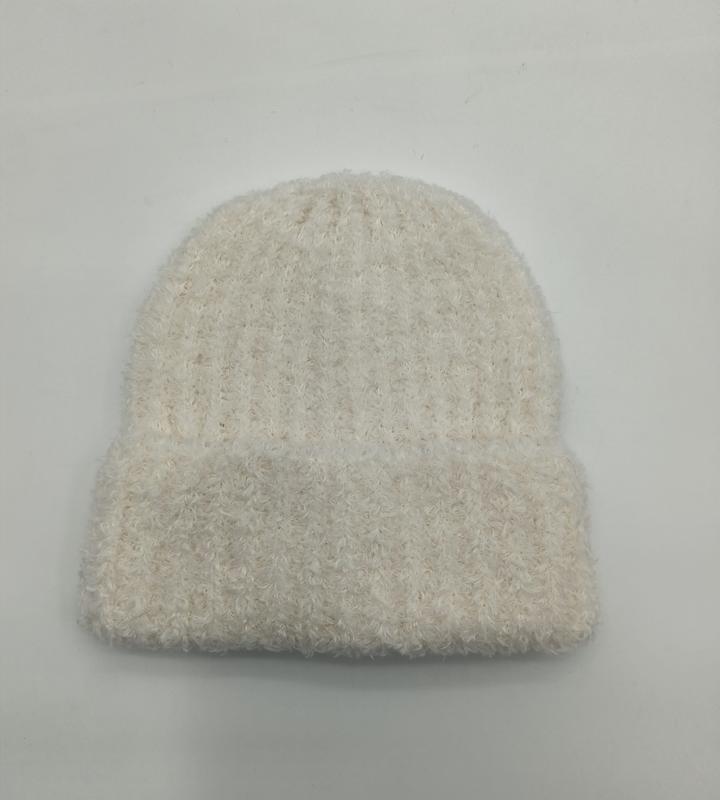 Bonnet hiver crème en maille côtelée duveteux