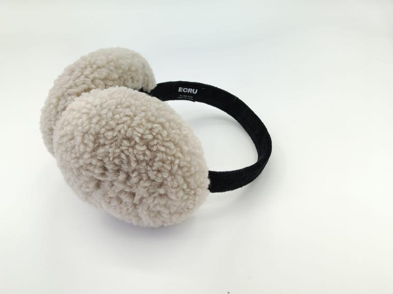 Cache-oreilles sherpa crème duveteux sur bandeau velours noir