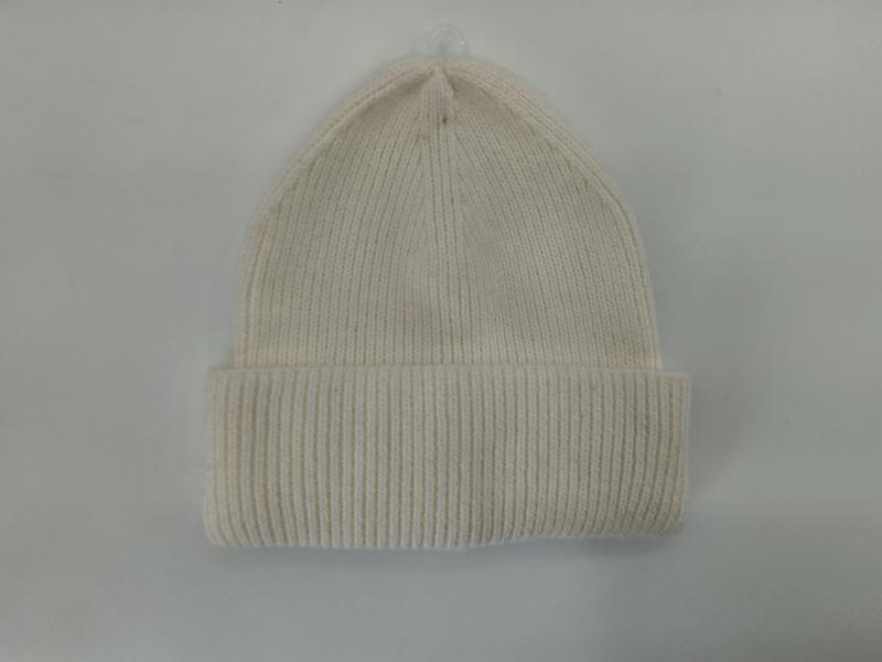 Bonnet côtelé crème ivoire avec revers plié classique