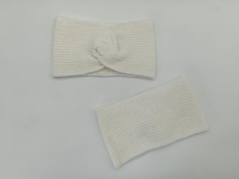 Ensemble bandeau turban torsadé et manchettes tricot côtelé crème