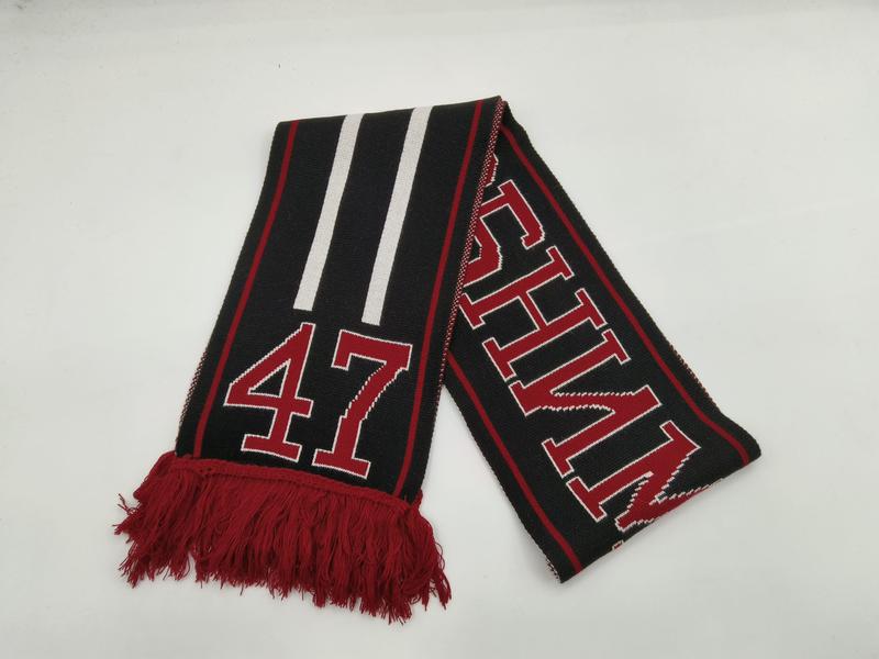 Écharpe supporter tricot noir avec rayures rouge et blanc