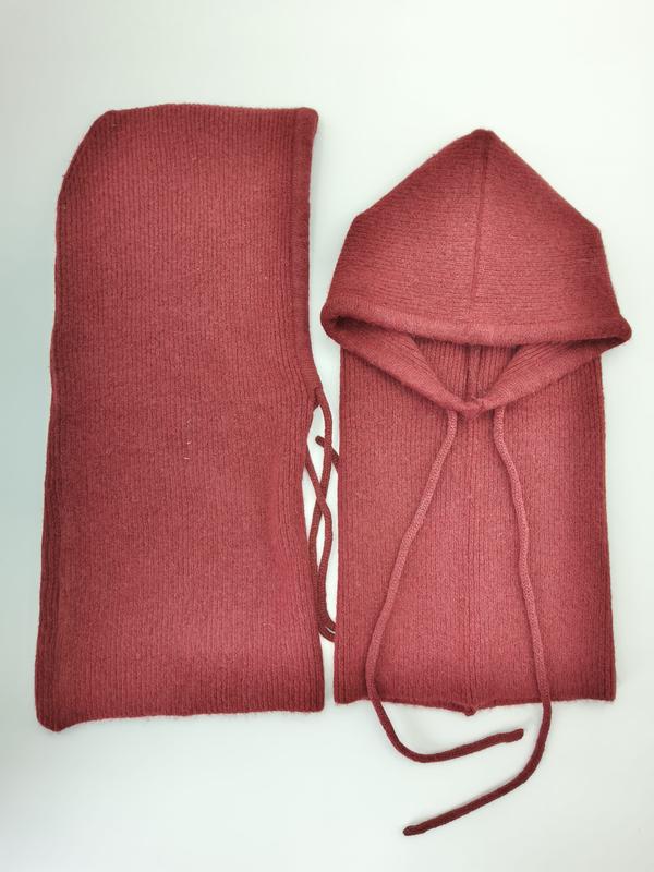 set deux pièces cagoule et tour de cou rose poudré en maille côtelée