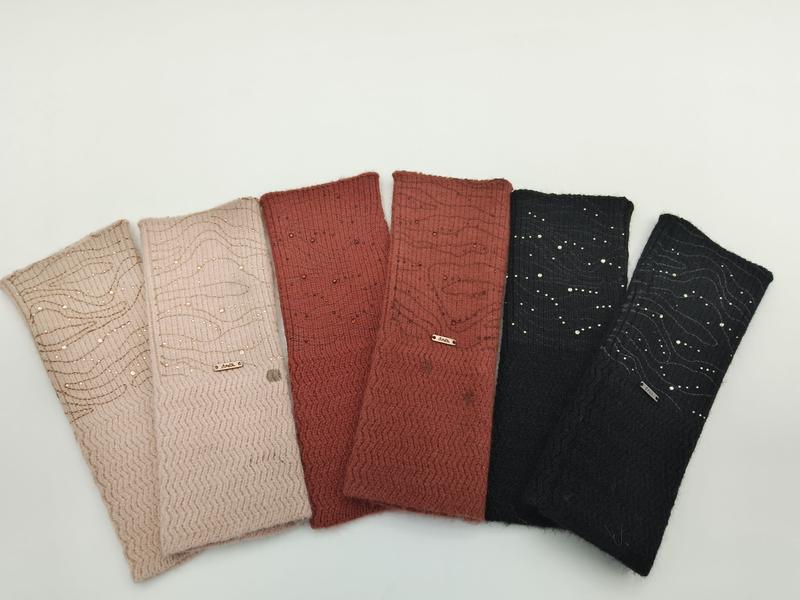 bandeaux tricot éventail avec sequins et broderies vagues en tons roses