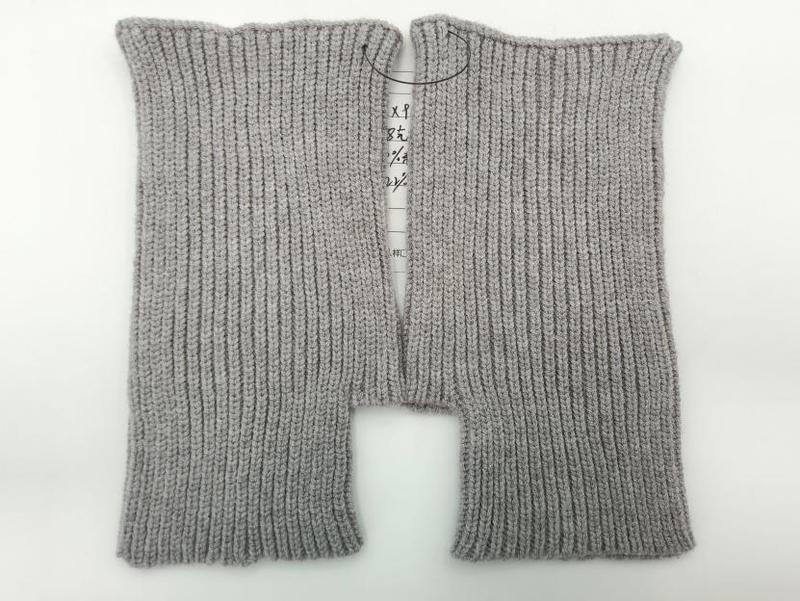 gants sans doigts gris clair en maille côtelée fine