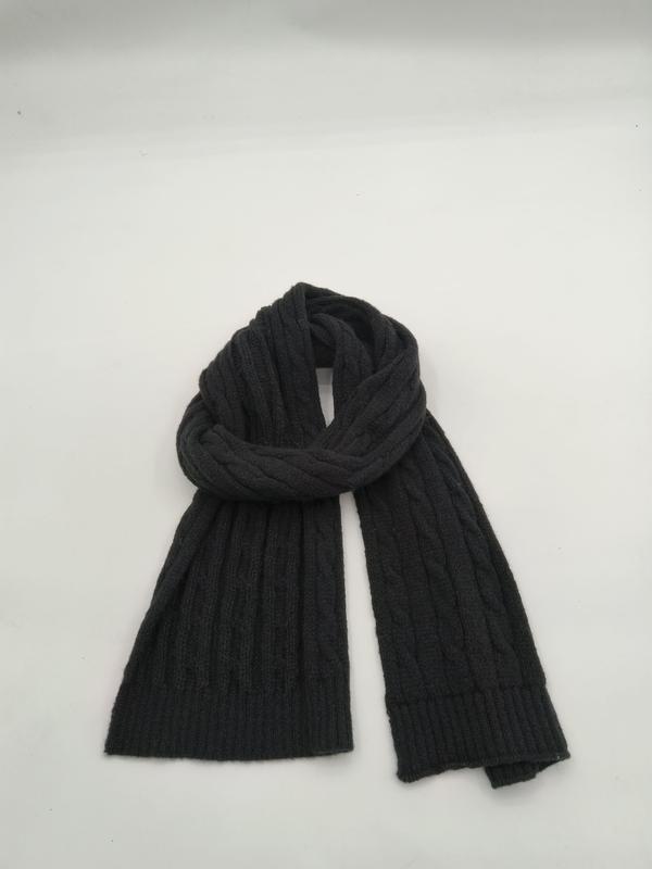 Écharpe torsadée gris anthracite en grosse maille avec extrémités côtelées