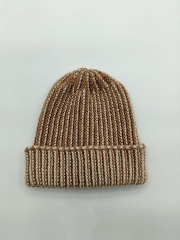 Bonnet tricoté bicolore camel et crème à revers replié