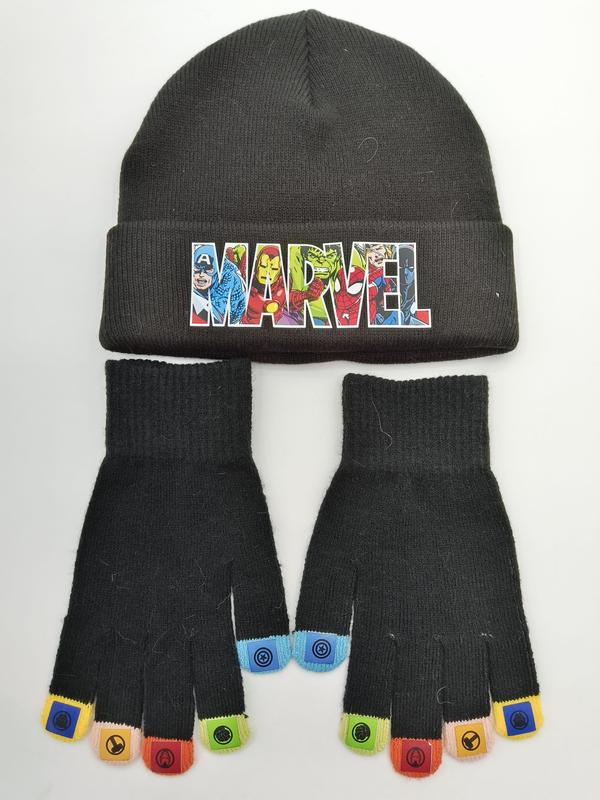 Bonnet noir tricoté avec logo super-héros Marvel et mitaines assorties aux bouts de doigts colorés