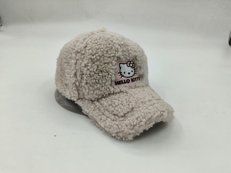 Casquette baseball en polaire sherpa crème avec patch Hello Kitty brodé et texte rose