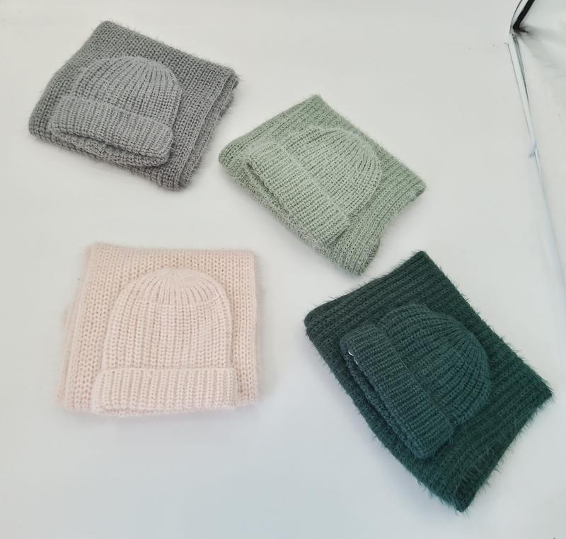 Quatre sets bonnet écharpe grosse maille hiver en gris