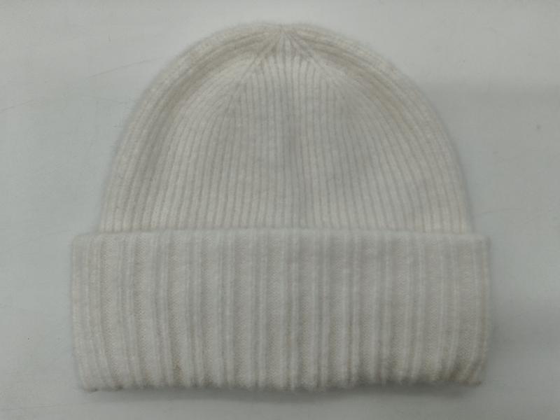 Bonnet crème en laine côtelée avec revers replié