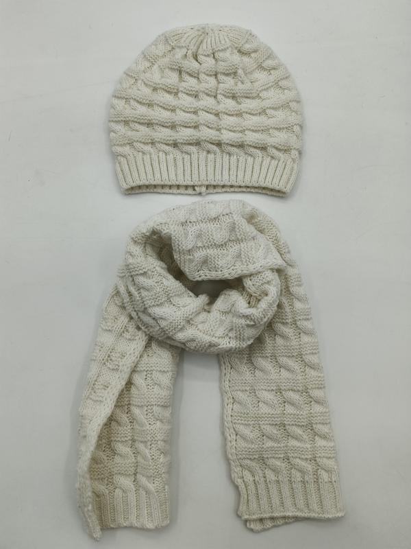 Ensemble bonnet et grande écharpe assortis en maille torsadée crème