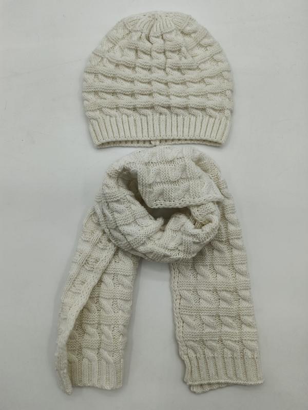 Bonnet et écharpe longue en maille torsadée blanc crème