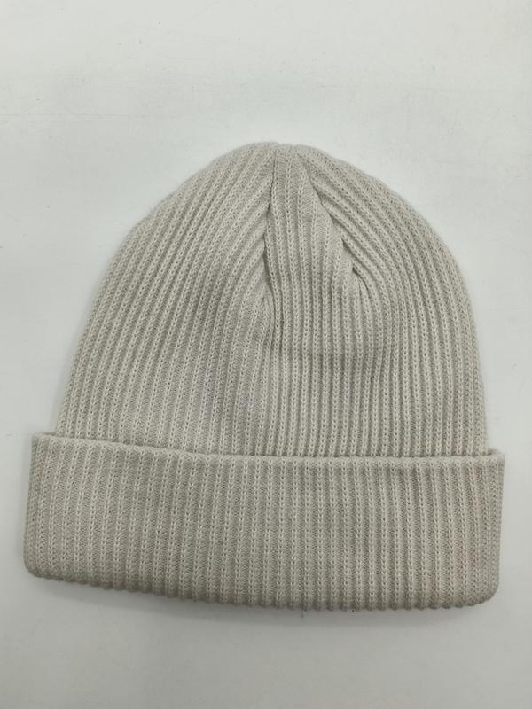 Bonnet en maille fine côtelée couleur crème avec revers