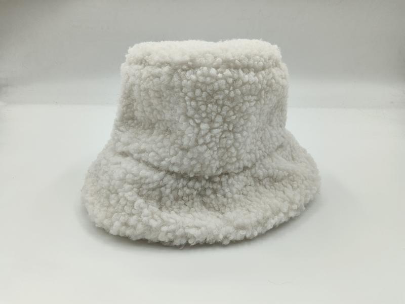 Bob chapeau sherpa blanc texture teddy duveteuse
