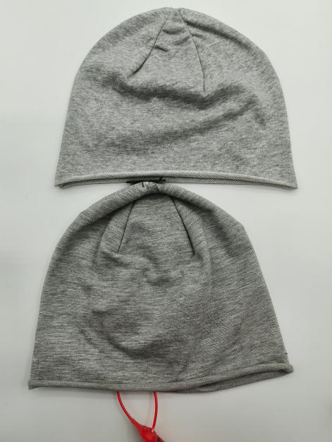 Deux bonnets slouchy en jersey gris chiné