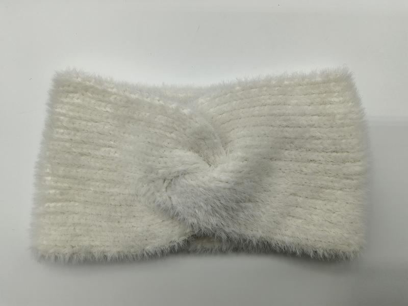 Bandeau oreilles en maille côtelée crémeuse effet chenille avec nœud torsadé central