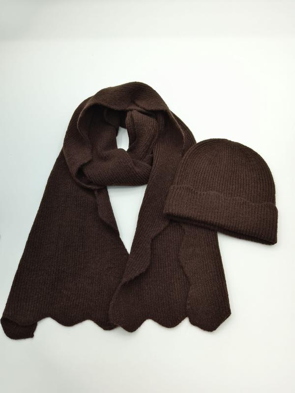 Set bonnet et écharpe en maille côtelée marron chocolat avec ourlet festonné élégant