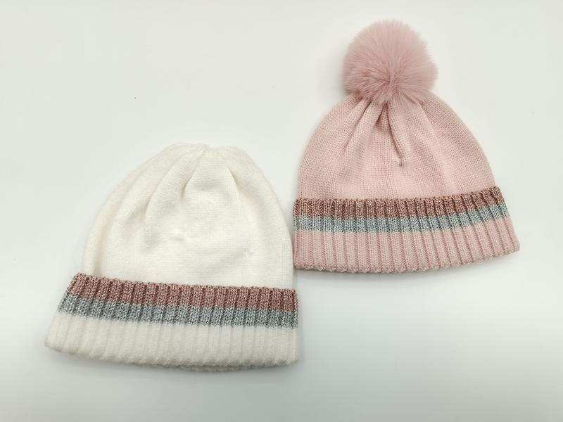 Duo de bonnets tricotés blanc et rose à bande brillante dorée et argentée