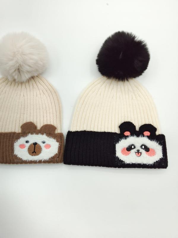 Deux bonnets côtelés pompon avec patches ours et panda