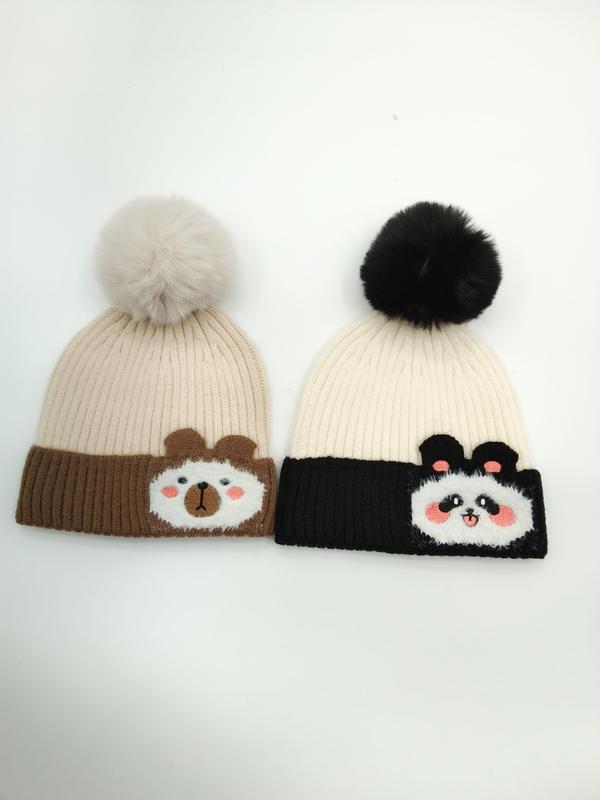 Deux bonnets côtelés à pompon avec visages ours et panda sur revers contrastés marron et noir