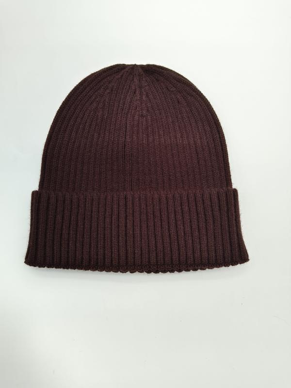 Bonnet bordeaux vineux côtelé revers plié fond blanc - accessoire hiver unisexe tendance
