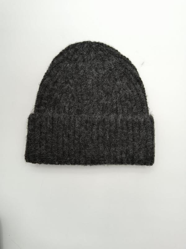 Bonnet gris anthracite foncé en maille chunky bouclette avec revers plié