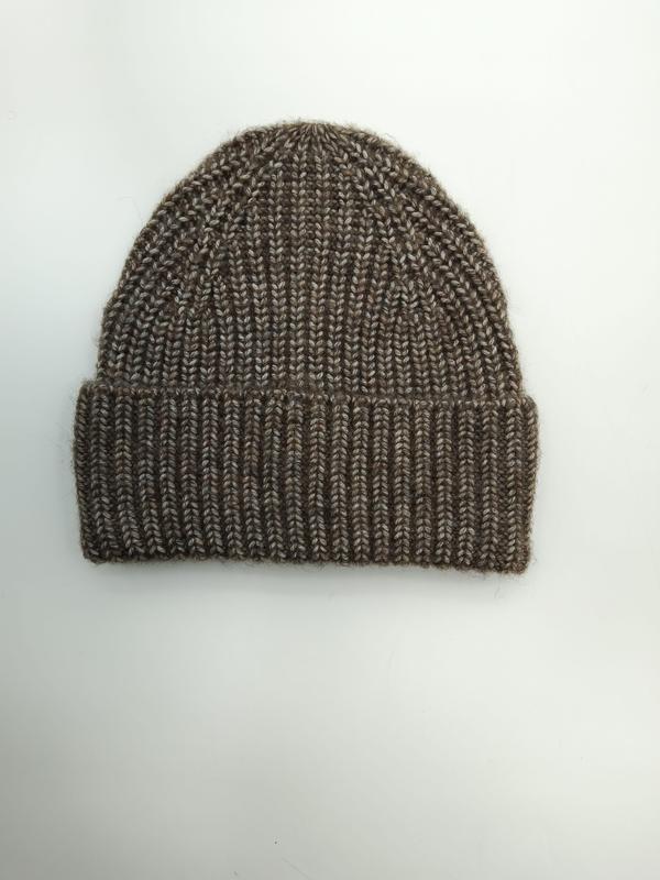 Bonnet marron taupe chiné en grosse maille côtelée avec revers plié oversize