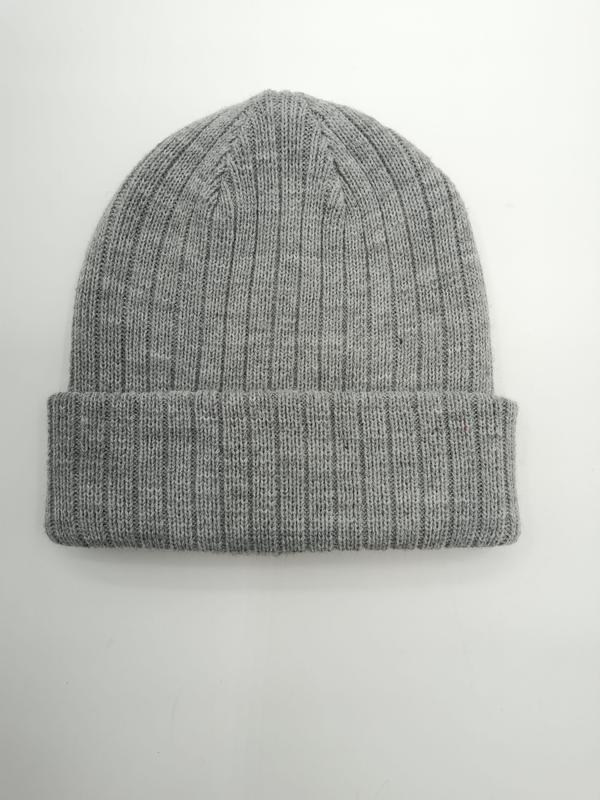 Bonnet gris clair marl côtelé avec revers replié